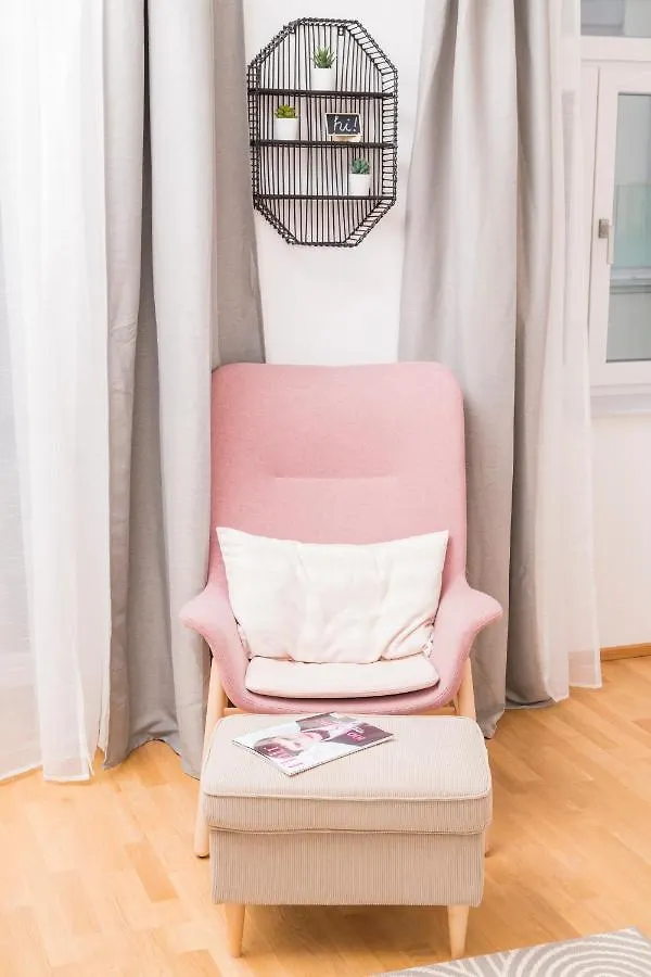 Cozy Apartment Siebenbrunn Vienna Austria